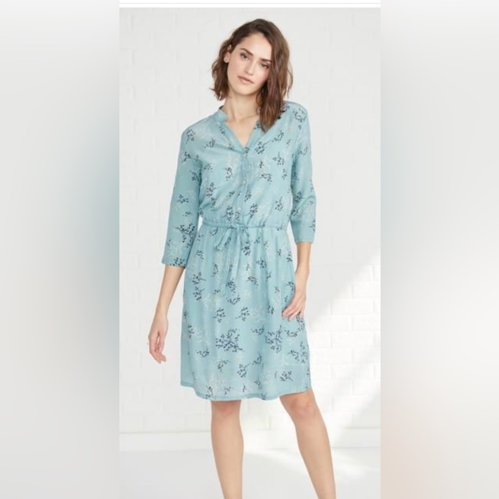 Sustainable Dresses | Amour Vert
Bold, chic, versatile styles / Small